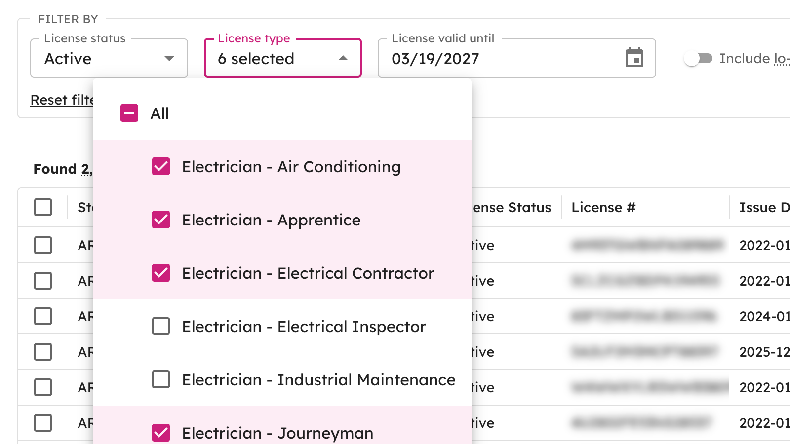 Screenshot of Wednesday platform filtering showing license status, type, and expiration date filters